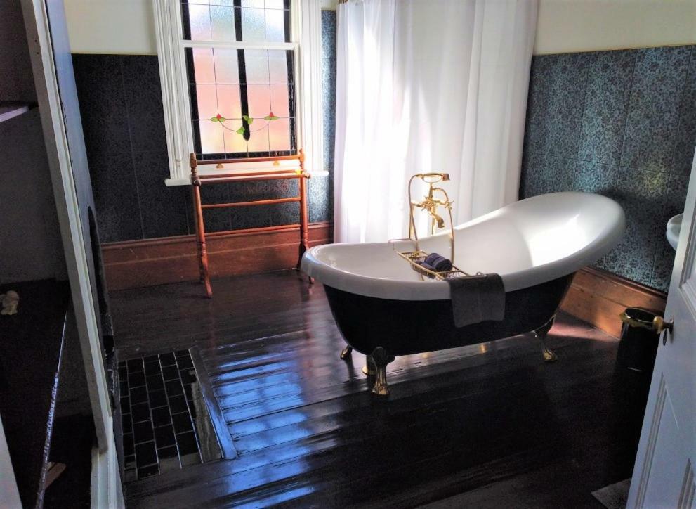 Oakdene Heritage Accommodation St Marys エクステリア 写真
